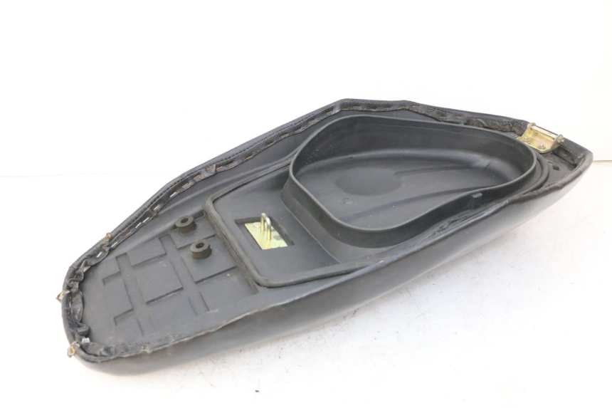 photo de SELLE PEUGEOT V-CLIC VCLIC 50 (2007 - 2013) - Stato della superficie e materiale