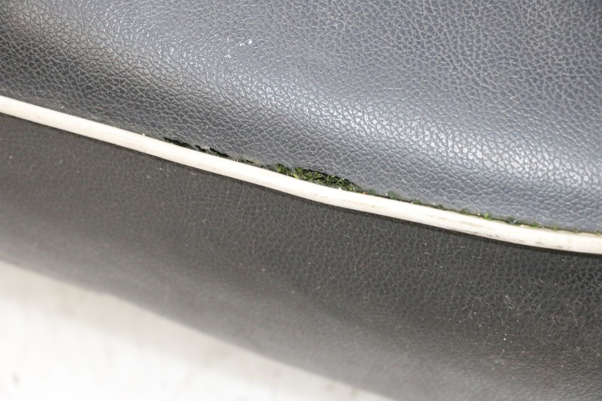 photo de SELLA PIAGGIO VESPA GTS SUPER IE 125 (2009 - 2016) - Ispezione visiva dettagliata