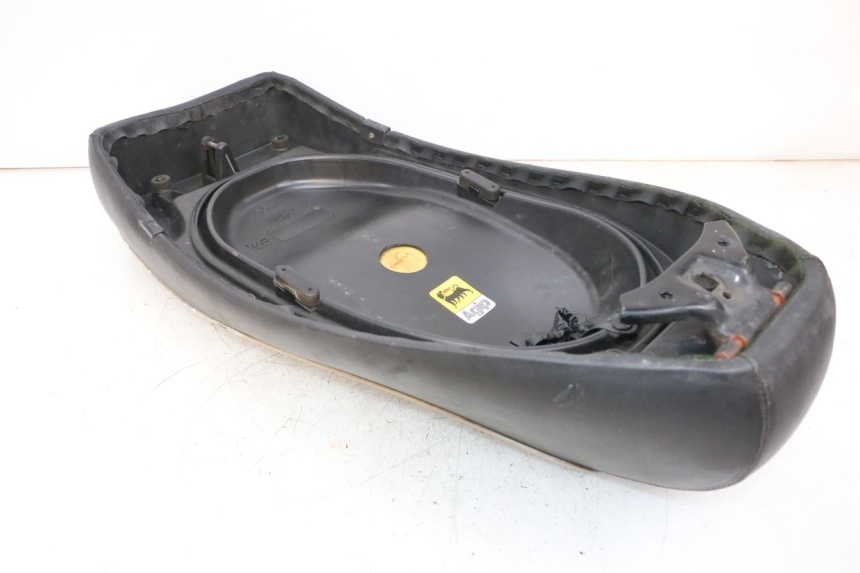 photo de SELLA PIAGGIO VESPA GTS SUPER IE 125 (2009 - 2016) - Primo piano tecnico