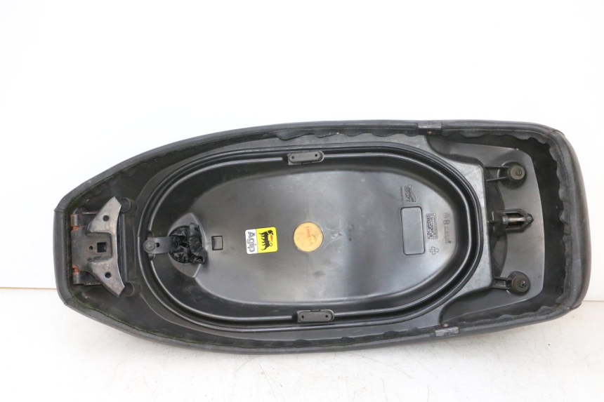 photo de SELLA PIAGGIO VESPA GTS SUPER IE 125 (2009 - 2016) - Ricambio usato controllato