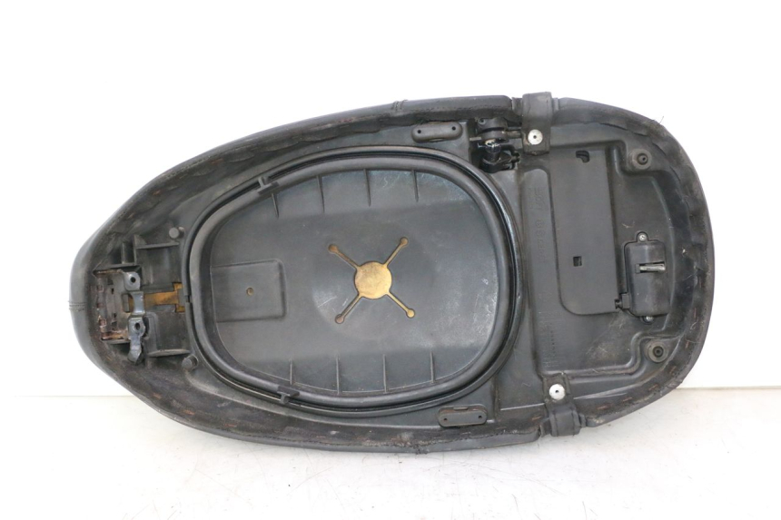 photo de SELLE PIAGGIO VESPA S 2T 50 (2007 - 2014) - Dettaglio del componente