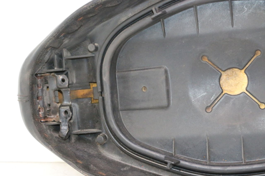 photo de SELLE PIAGGIO VESPA S 2T 50 (2007 - 2014) - Zoom sullo stato d'uso