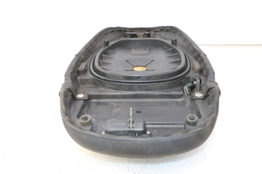 photo de SELLE PIAGGIO VESPA S 2T 50 (2007 - 2014) - Dettagli dei punti di fissaggio