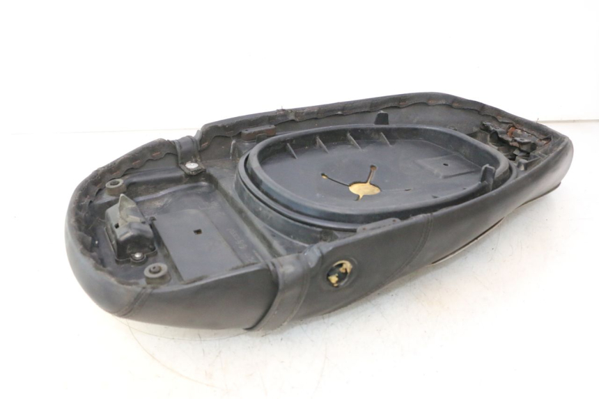 photo de SELLE PIAGGIO VESPA S 2T 50 (2007 - 2014) - Stato della superficie e materiale