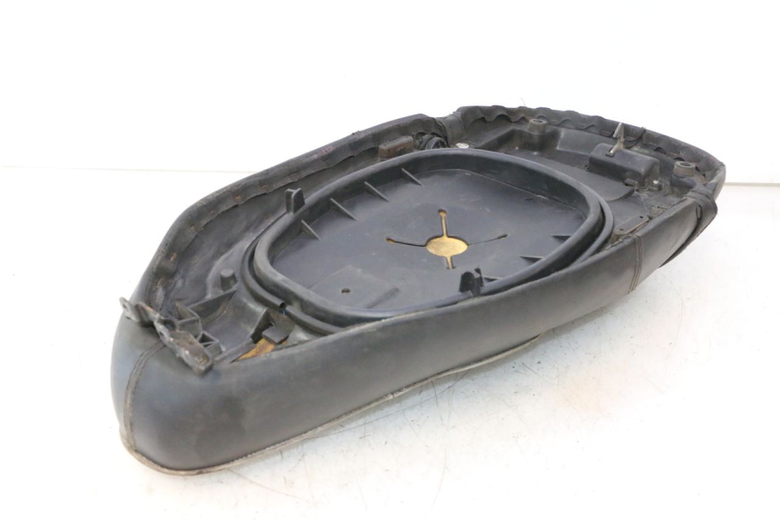 photo de SELLE PIAGGIO VESPA S 2T 50 (2007 - 2014) - Marcature e riferimenti originali