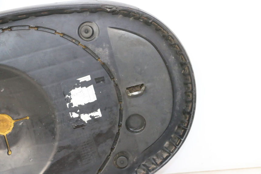 photo de SELLE PEUGEOT VIVACITY NEW 2T 50 (2008 - 2017) - Stato della superficie e materiale