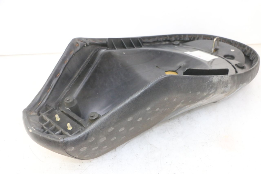 photo de SELLE PEUGEOT VIVACITY NEW 4T 50 (2008 - 2017) - Zoom sui componenti