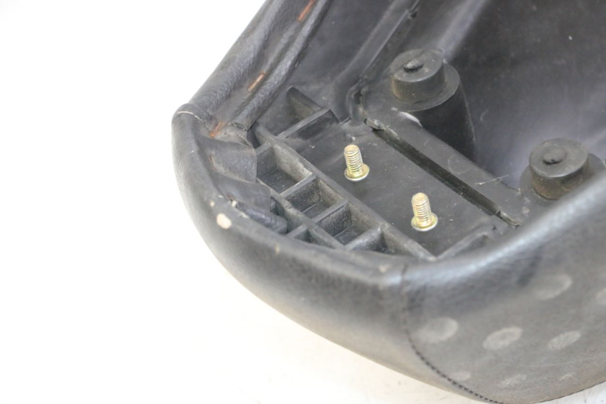 photo de SELLE PEUGEOT VIVACITY NEW 4T 50 (2008 - 2017) - Primo piano ad alta risoluzione