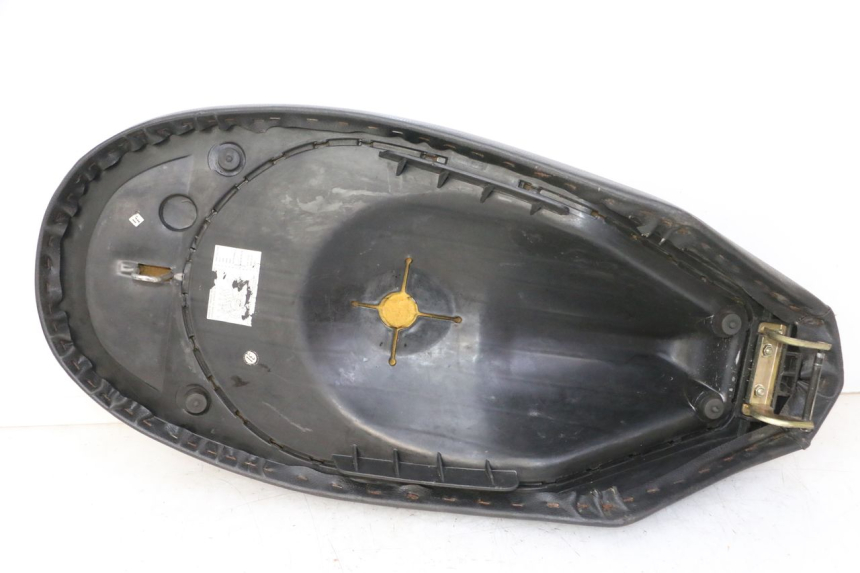 photo de SELLE PEUGEOT VIVACITY NEW 4T 50 (2008 - 2017) - Dettaglio del componente