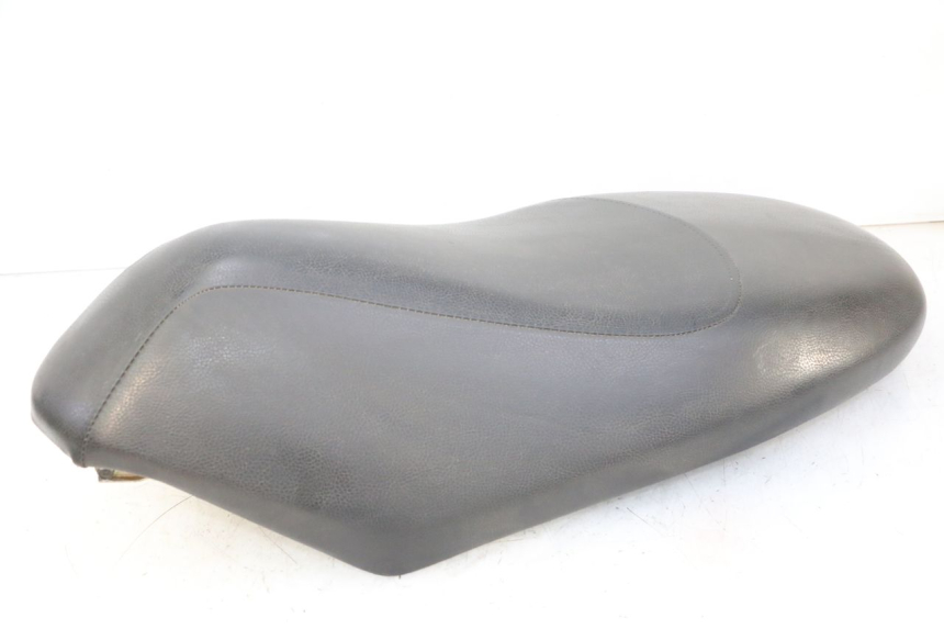 photo de SELLE PEUGEOT VIVACITY NEW 4T 50 (2008 - 2017) - Caratteristiche distintive