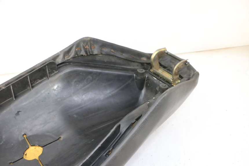 photo de SELLE PEUGEOT VIVACITY NEW 4T 50 (2008 - 2017) - Zoom sullo stato d'uso