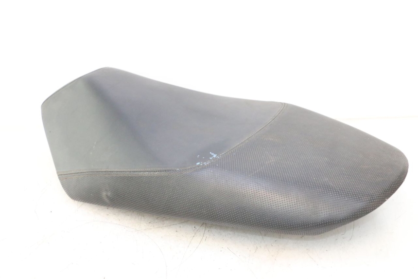 photo de SELLE PEUGEOT VIVACITY 50 (1998 - 2003) - Caratteristiche distintive