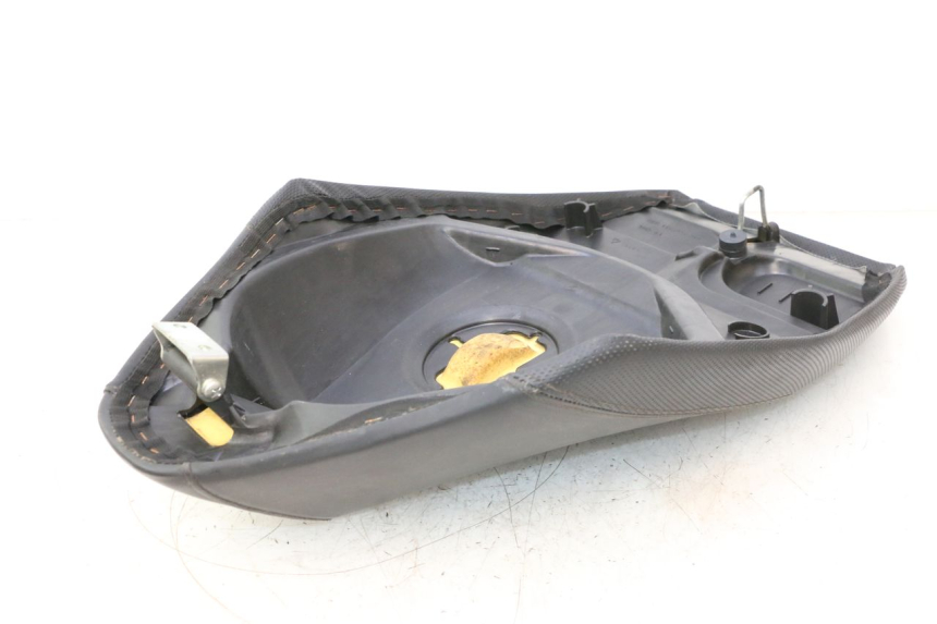 photo de SELLE PEUGEOT VIVACITY 50 (1998 - 2003) - Stato della superficie e materiale