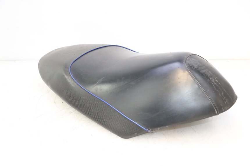 photo de SELLE PEUGEOT VIVACITY 50 (1998 - 2003) - Zoom sui componenti