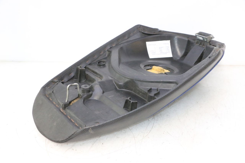 photo de SELLE PEUGEOT VIVACITY 50 (1998 - 2003) - Primo piano tecnico