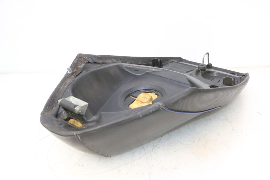 photo de SELLE PEUGEOT VIVACITY 50 (1998 - 2003) - Dettagli dei punti di fissaggio