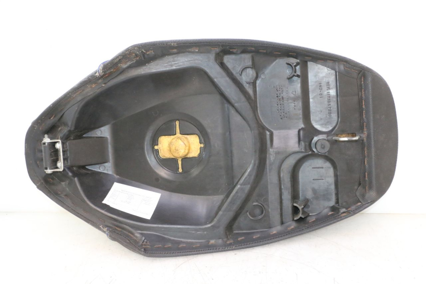 photo de SELLE PEUGEOT VIVACITY 50 (1998 - 2003) - Stato della superficie e materiale