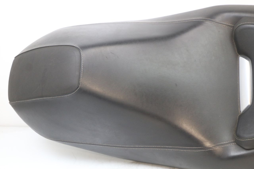 photo de SELLE YAMAHA XMAX X-MAX ABS 125 (2017 - 2020) - Dettaglio del componente