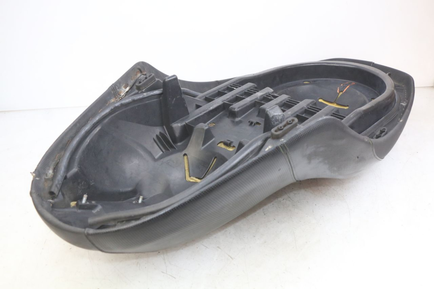 photo de SELLE YAMAHA X-MAX XMAX 250 (2006 - 2009) - Dettagli dei punti di fissaggio