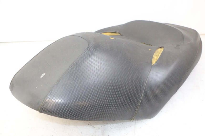 photo de SELLE YAMAHA XMAX X-MAX 125 (2006 - 2009) - Dettagli dei punti di fissaggio