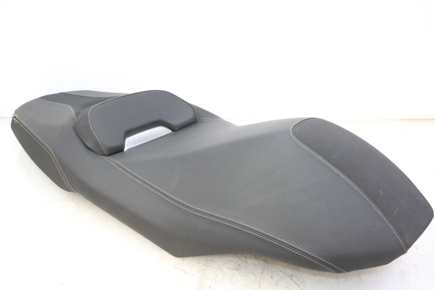 photo de SELLA YAMAHA XMAX X-MAX 125 (2021 - 2025) - Dettagli dei punti di fissaggio