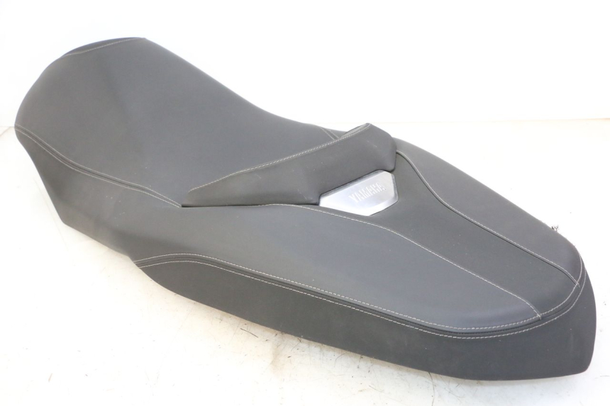 photo de SELLA YAMAHA XMAX X-MAX 125 (2021 - 2025) - Marcature e riferimenti originali