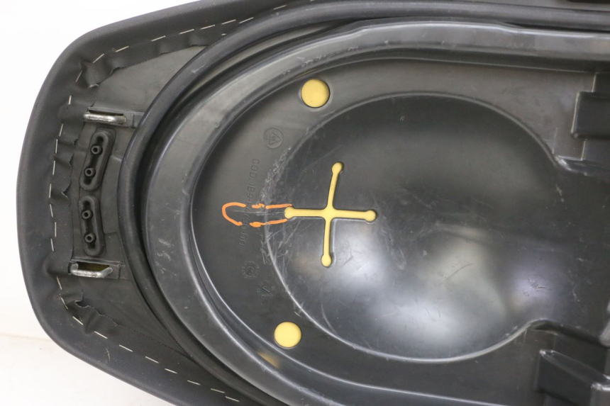 photo de SELLE YAMAHA XMAX X-MAX 125 (2006 - 2009) - Foto prodotto supplementare