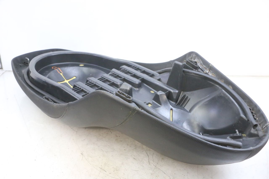 photo de SELLE YAMAHA XMAX X-MAX 125 (2006 - 2009) - Altra angolazione