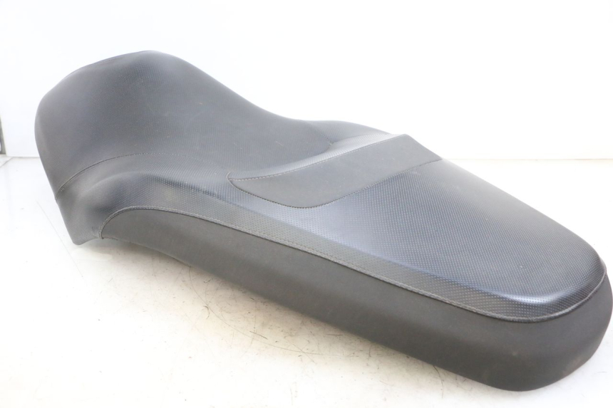 photo de SELLE YAMAHA XMAX X-MAX 125 (2006 - 2009) - Stato della superficie e materiale