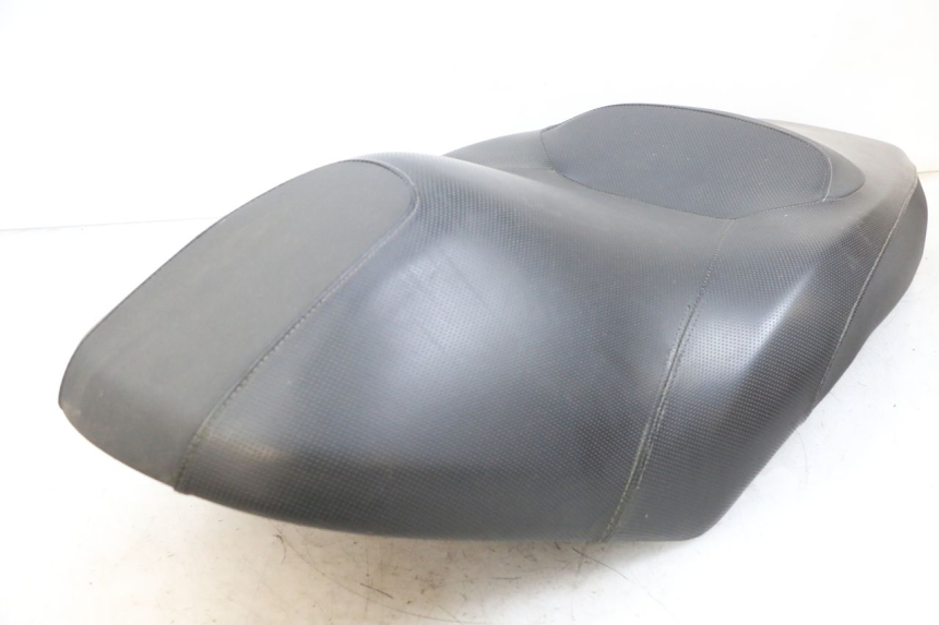 photo de SELLE YAMAHA XMAX X-MAX 125 (2006 - 2009) - Marcature e riferimenti originali