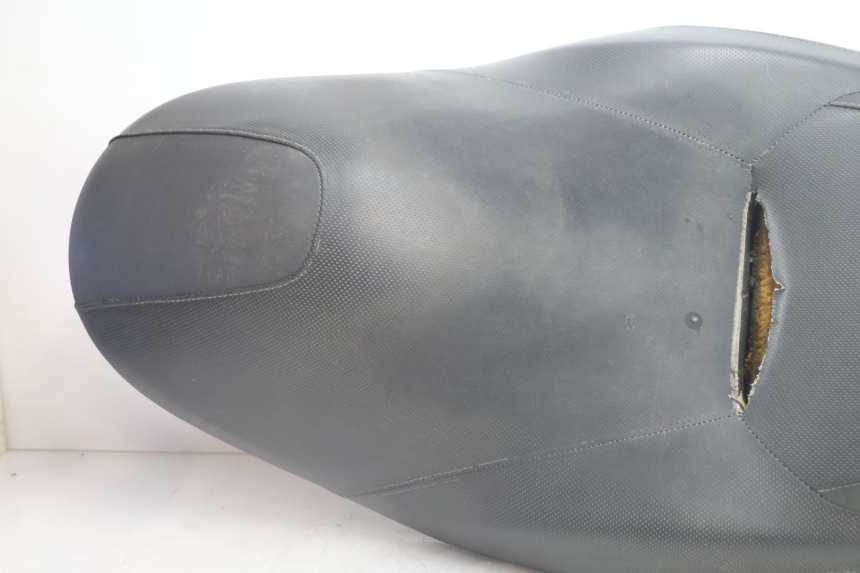 photo de SELLE YAMAHA XMAX X-MAX 125 (2006 - 2009) - Dettaglio del componente