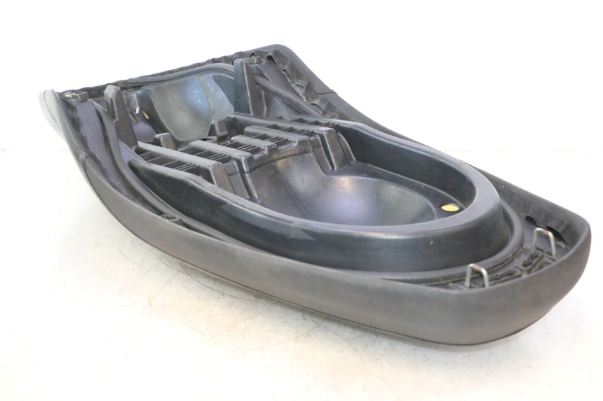 photo de SELLE YAMAHA XMAX X-MAX 125 (2006 - 2009) - Primo piano tecnico