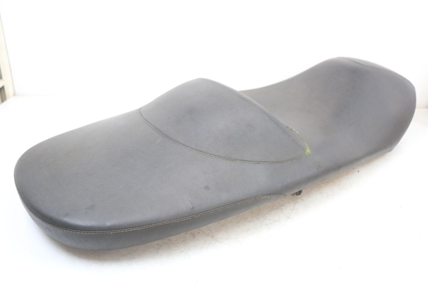 photo de SELLE PIAGGIO X10 125 (2012 - 2017) - Stato della superficie e materiale