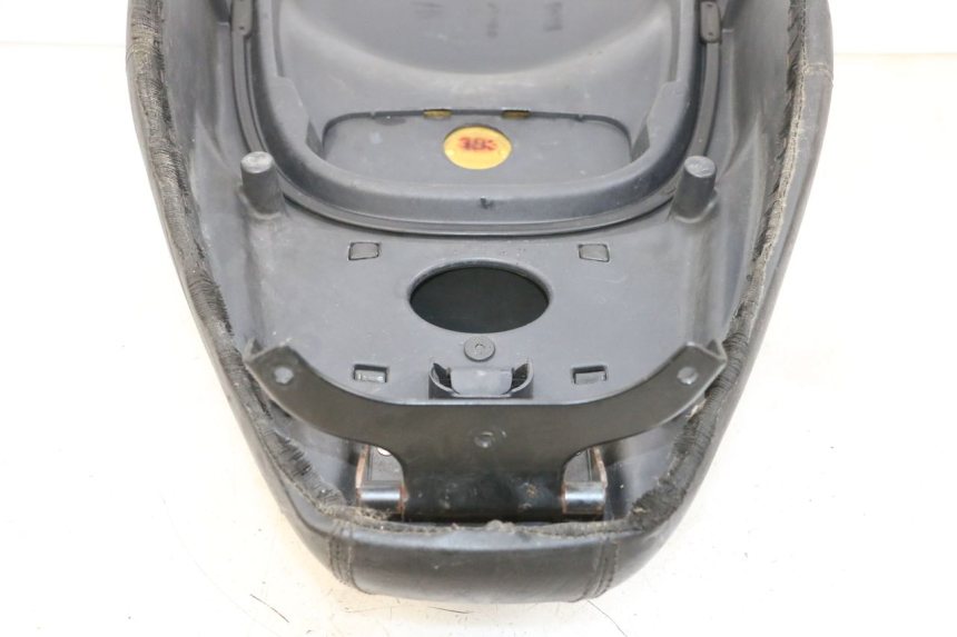 photo de SELLE PIAGGIO X8 125 (2004 - 2007) - Marcature e riferimenti originali