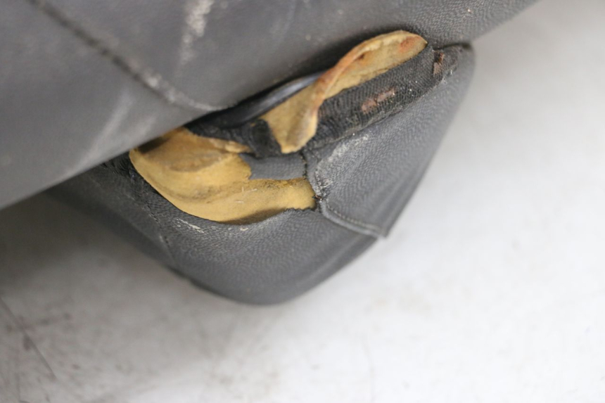 photo de SELLE PIAGGIO X9 125 (2000 - 2003) - Dettagli dei punti di fissaggio