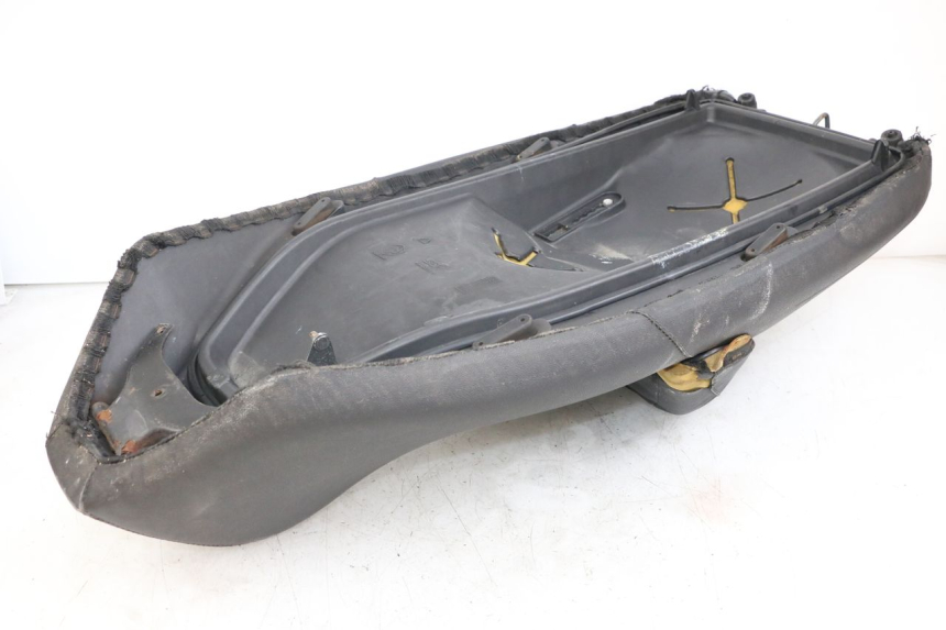 photo de SELLE PIAGGIO X9 125 (2000 - 2003) - Stato della superficie e materiale