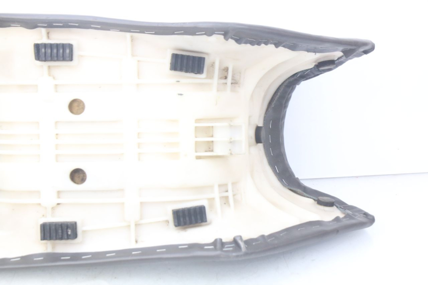 photo de SELLE SUZUKI XF FREEWIND 650 (1997 - 2003) - Altra vista dell'articolo