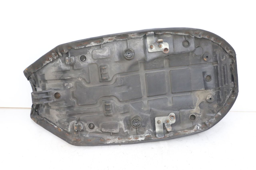 photo de SELLA YAMAHA XJ F 900 (1983 - 1994) - Dettagli dei punti di fissaggio