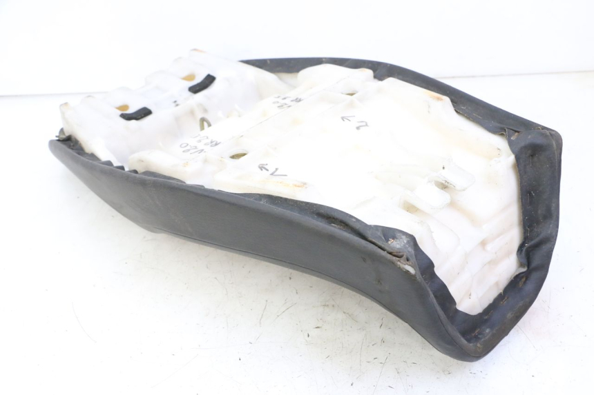 photo de SELLE YAMAHA XJN DIVERSION 600 (2000 - 2003) - Zoom sullo stato d'uso