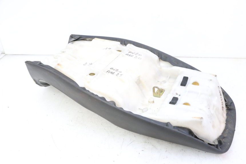 photo de SELLE YAMAHA XJN DIVERSION 600 (2000 - 2003) - Vista d'insieme del prodotto