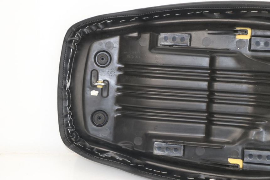 photo de SELLA HONDA XLV VARADERO 125 (2000 - 2006) - Primo piano tecnico