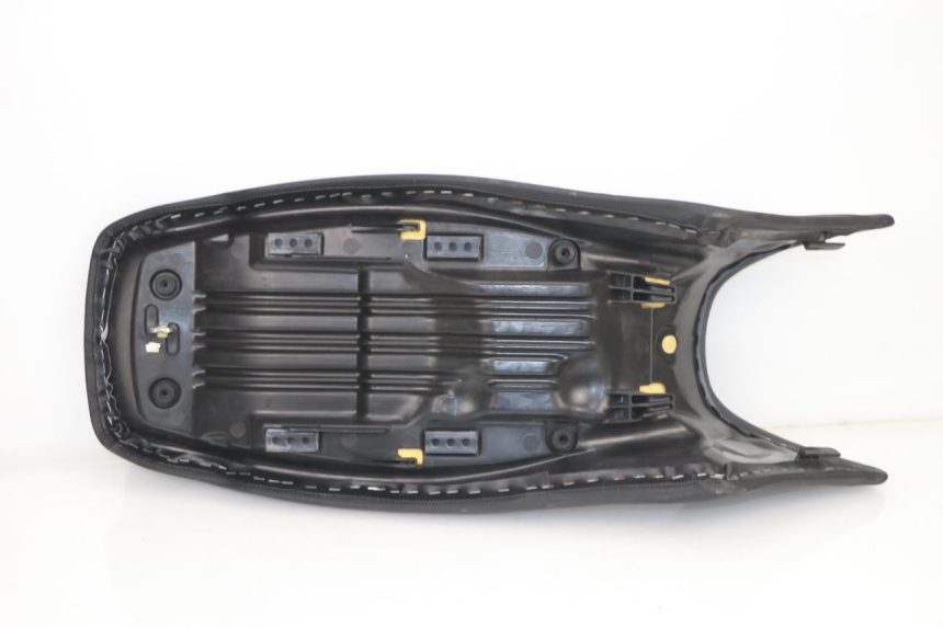 photo de SELLA HONDA XLV VARADERO 125 (2000 - 2006) - Dettagli dei punti di fissaggio