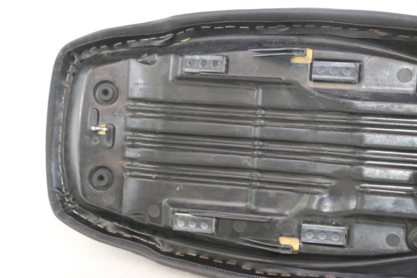 photo de SELLA HONDA XLV VARADERO 125 (2007 - 2012) - Stato della superficie e materiale