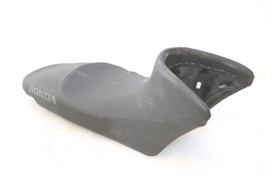 photo de SELLA HONDA XLV VARADERO 125 (2007 - 2012) - Marcature e riferimenti originali