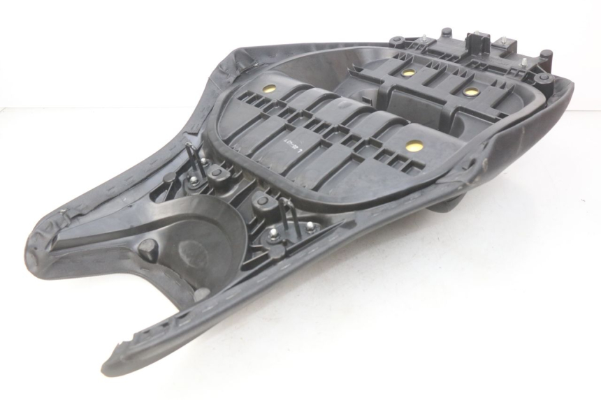 photo de SELLA YAMAHA XP T-MAX TMAX ABS 530 (2012 - 2015) - Stato della superficie e materiale