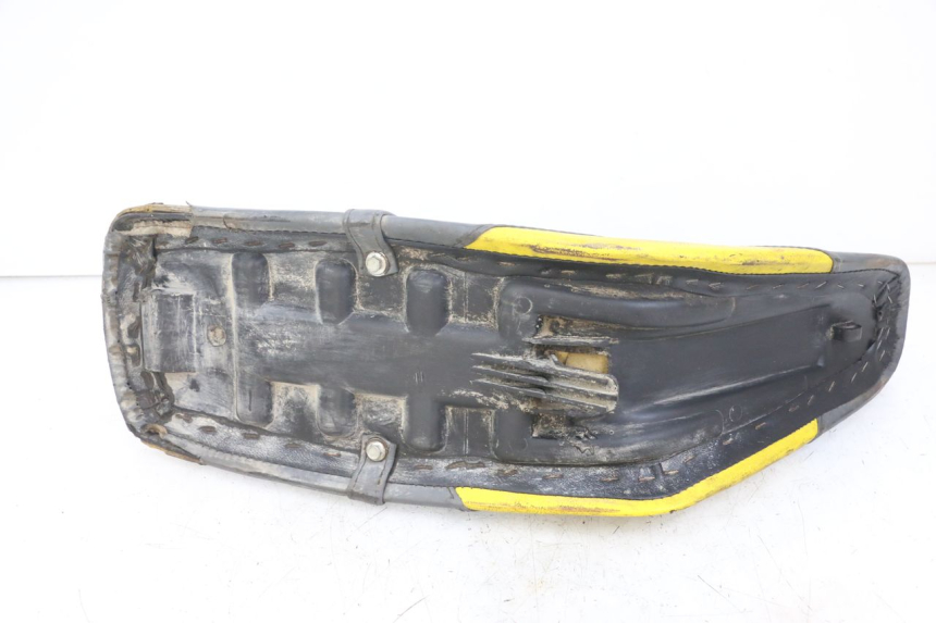 photo de SELLA PEUGEOT XP6 50 (1997 - 2003) - Stato della superficie e materiale