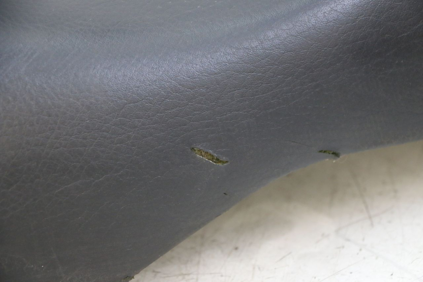 photo de SELLE YAMAHA FZS FAZER 600 (2001 - 2003) - Primo piano ad alta risoluzione