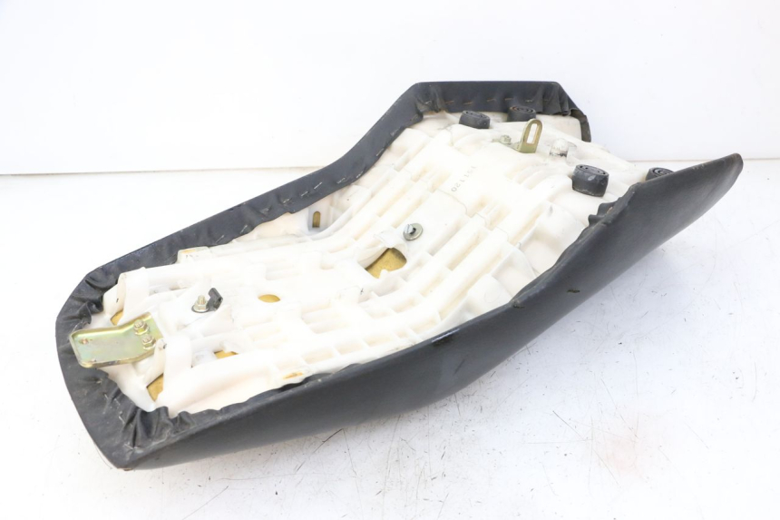 photo de SELLE YAMAHA FZS FAZER 600 (2001 - 2003) - Altra angolazione