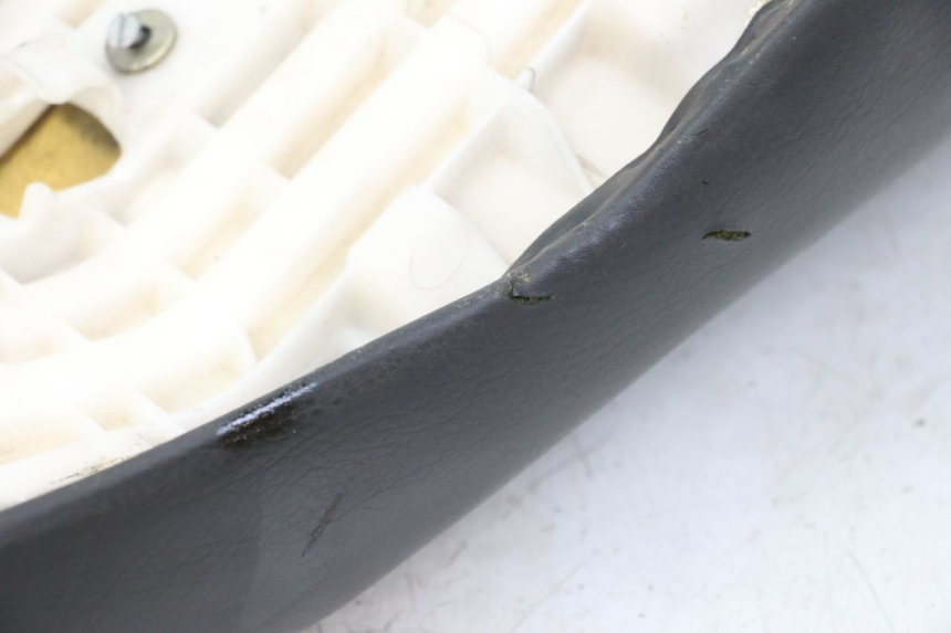 photo de SELLE YAMAHA FZS FAZER 600 (2001 - 2003) - Primo piano tecnico