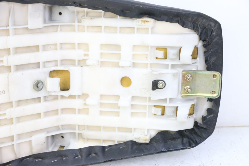 photo de SELLE YAMAHA FZS FAZER 600 (2001 - 2003) - Marcature e riferimenti originali